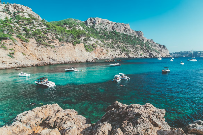 Paguera Mallorca Küste mit Strand und Meerblick